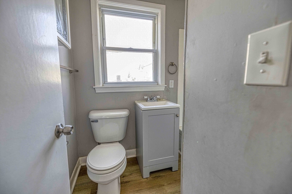 135 Snell Street Fall River, MA 02721 - Photo 18 of 33