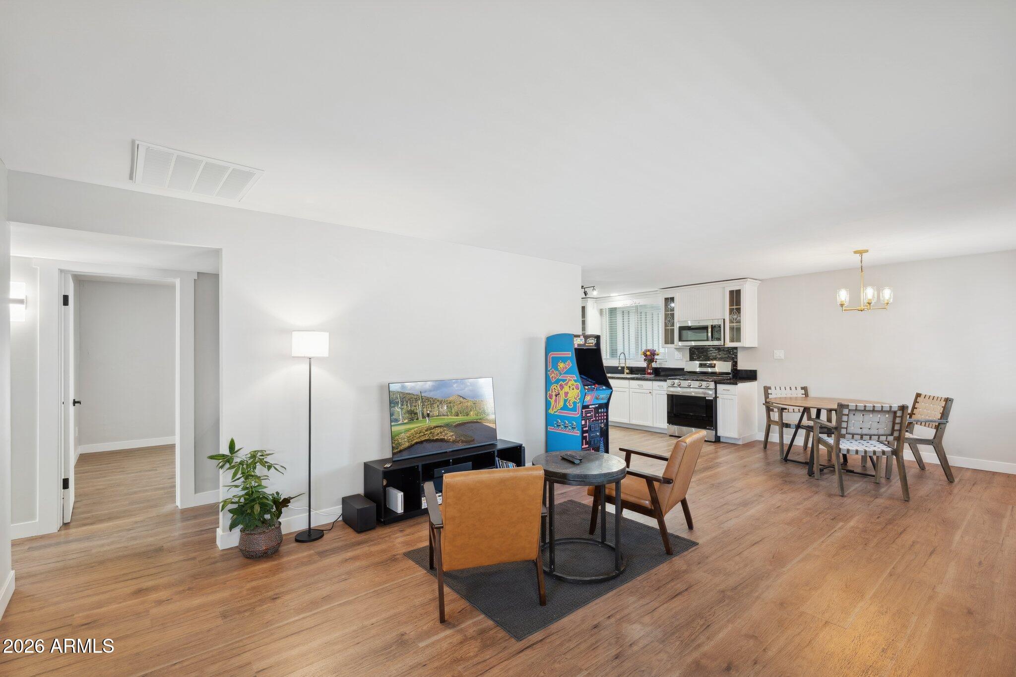 5122 North 13th Avenue Phoenix, AZ 85013 - Photo 4 of 36 5-web-or-mls-5122-n-13th-ave