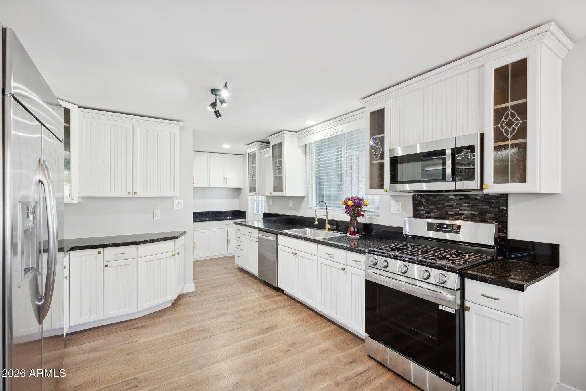 5122 North 13th Avenue Phoenix, AZ 85013 - Photo 9 of 36 10-web-or-mls-5122-n-13th-ave