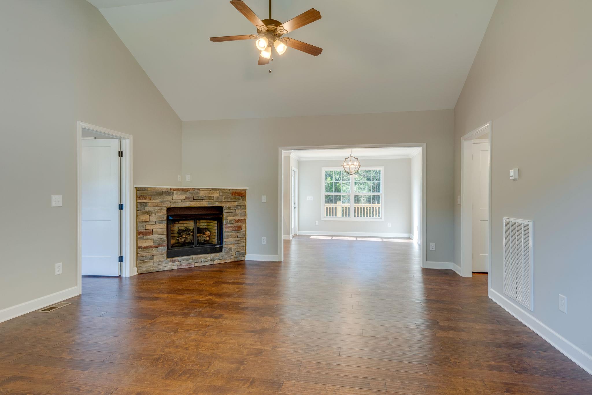1054 Lewis Road Burns, TN 37029 - Photo 5 of 15 Gallery Image 5