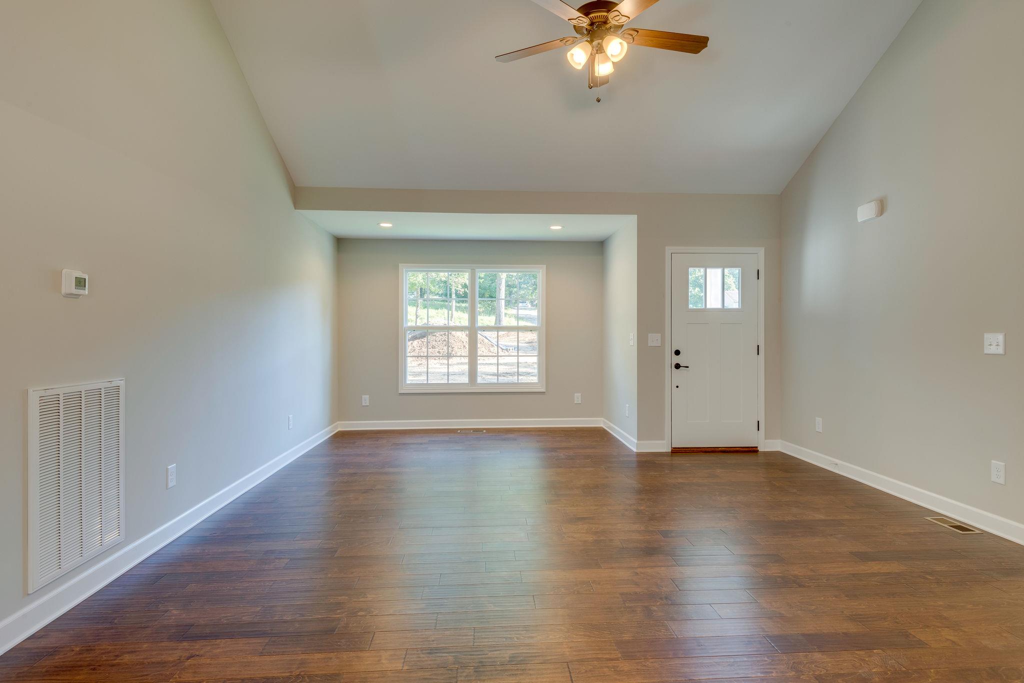 1054 Lewis Road Burns, TN 37029 - Photo 6 of 15 Gallery Image 6