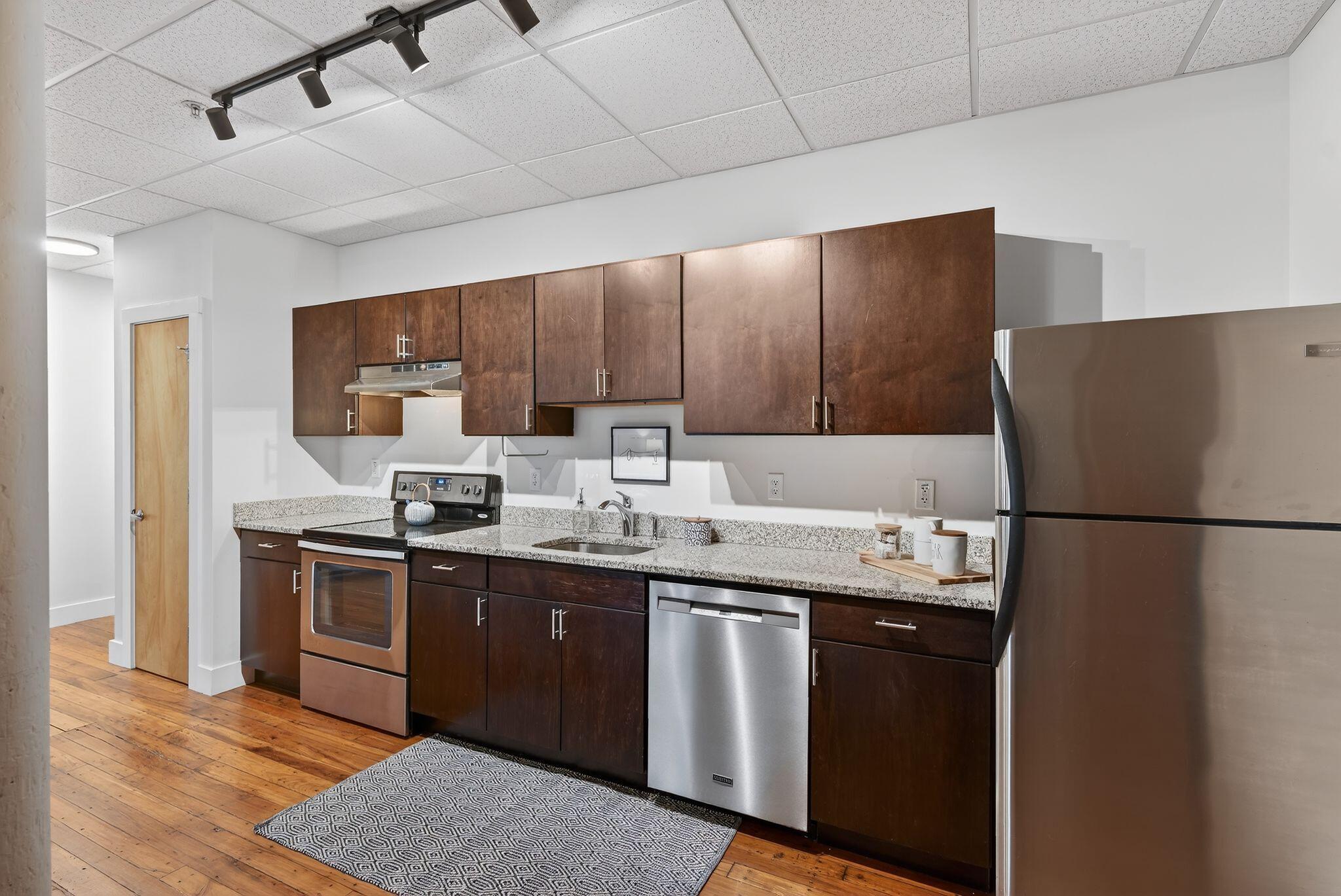 2 Main Street, Unit 18308 Biddeford, ME 04005 - Photo 5 of 47 Light and Bright 18-308