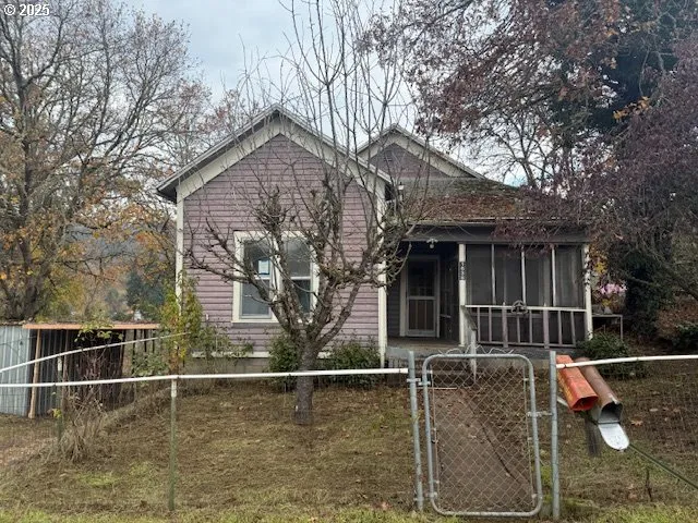 $159,000 | 1638 Southeast Mill Street, Roseburg, OR 97470