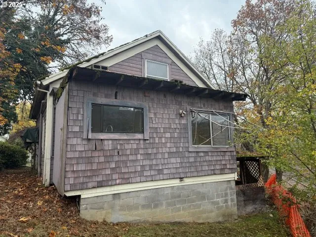 $159,000 | 1638 Southeast Mill Street, Roseburg, OR 97470