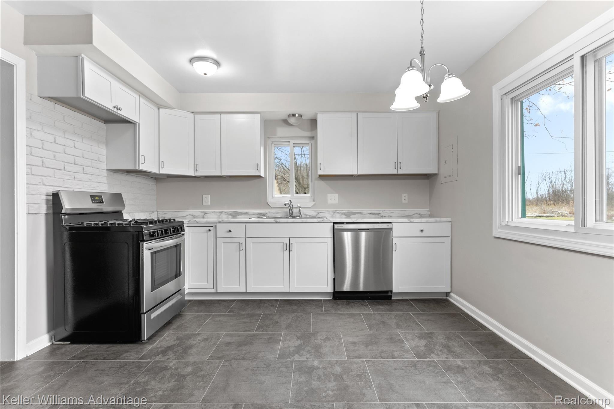 31721 Ecorse Road Romulus, MI 48174 - Photo 9 of 25 Brand new kitchen