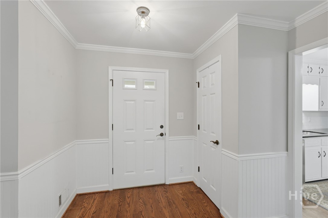 1066 Oak Road Southwest Lilburn, GA 30047 - Photo 9 of 49