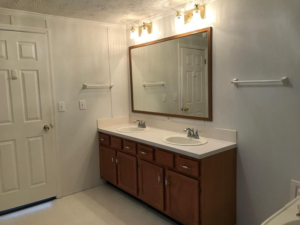 2601 Beautancus Road Mount Olive, NC 28365 - Photo 8 of 17 Gallery Image 8