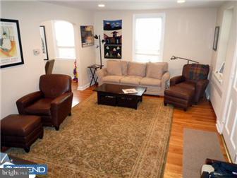 509 Covington Road Havertown, PA 19083 - Photo 4 of 12 Living Room