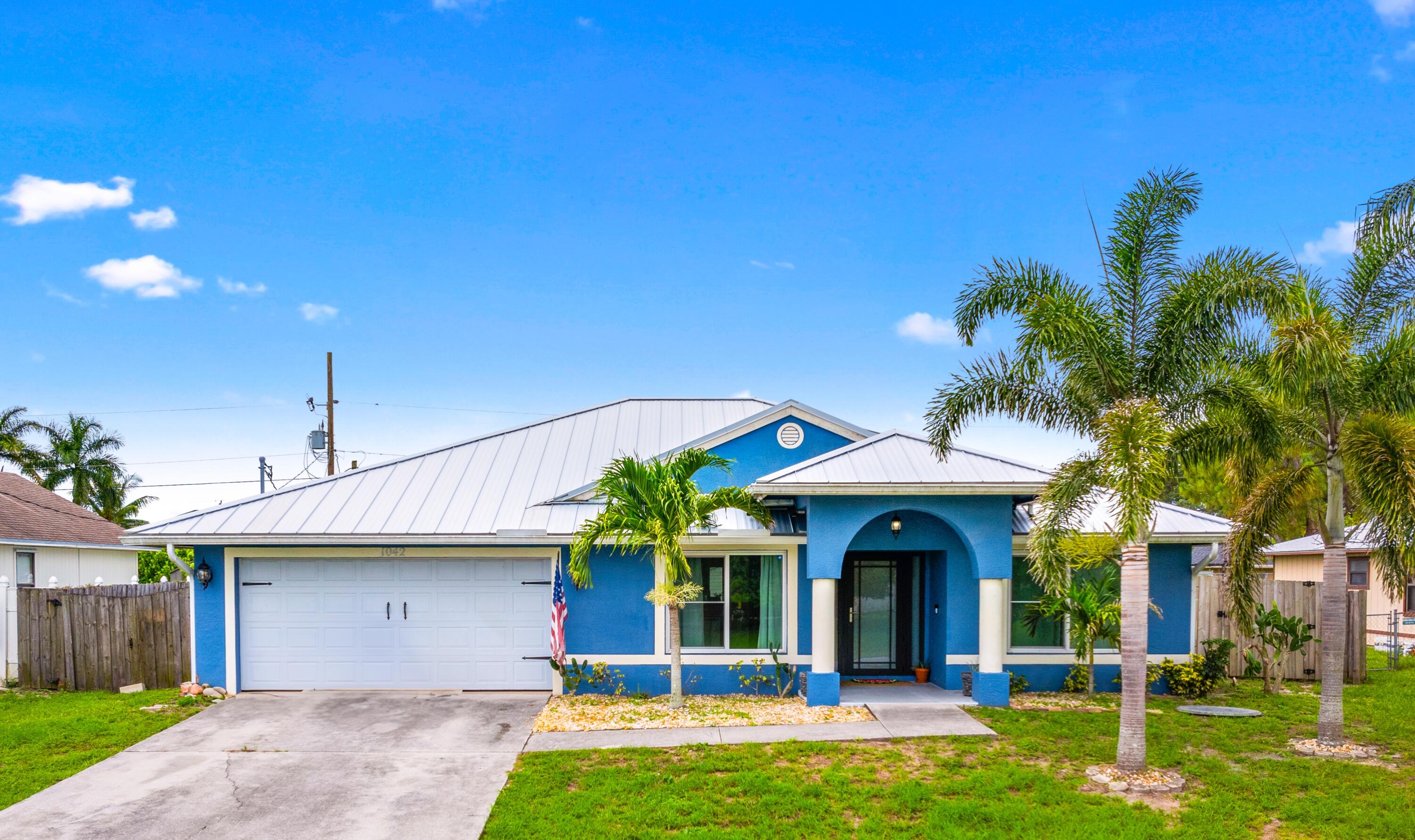 1042 Southwest Dubuque Ave