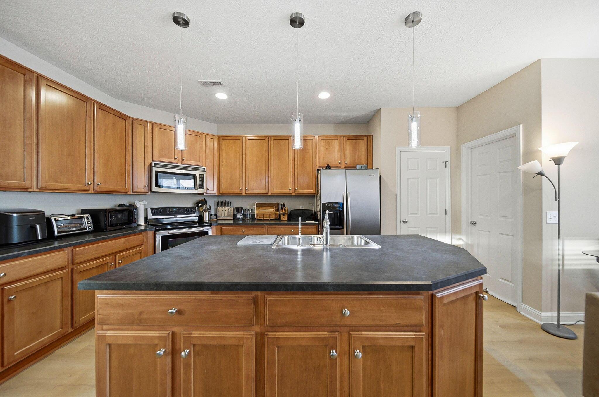 5640 Lantos Road Dublin, OH 43016 - Photo 16 of 46 16-web-or-mls-Jeffrey Yates - 5640 Lanto