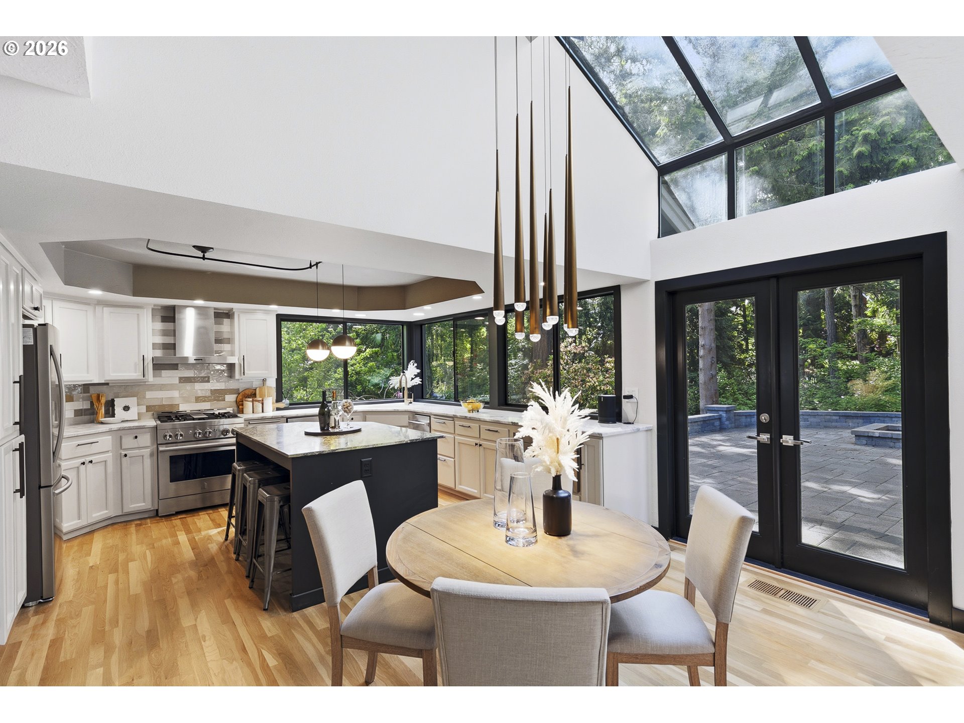6320 Southwest Merlin Court Portland, OR 97219 - Photo 20 of 44 Gallery Image 20