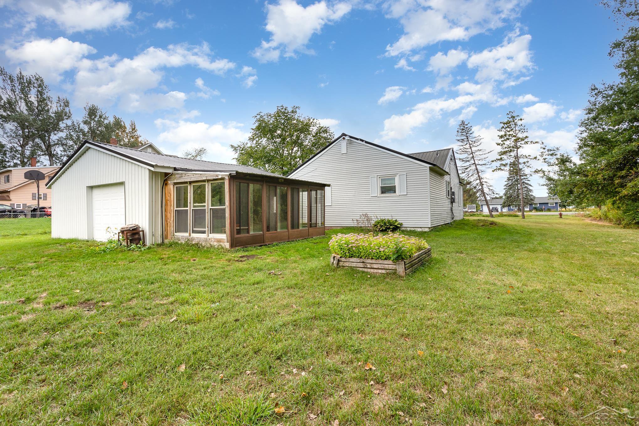 9445 E Road Burt, MI 48417 - Photo 16 of 20