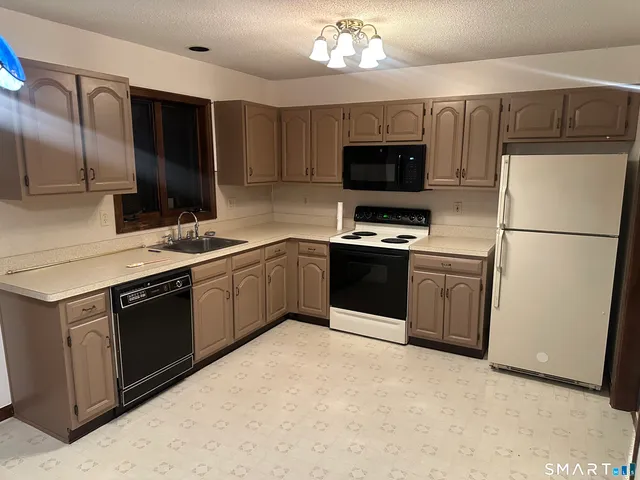 $2,200 | 35 Worcester Avenue, Waterbury, CT 06705