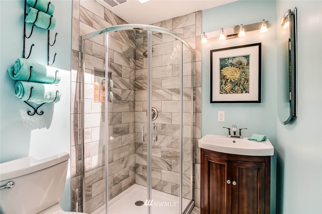 15426 Southeast 144th Place Renton, WA 98059 - Photo 12 of 24 Gallery Image 12