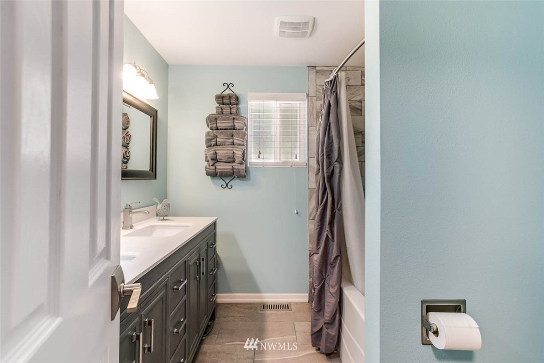 15426 Southeast 144th Place Renton, WA 98059 - Photo 14 of 24 Gallery Image 14