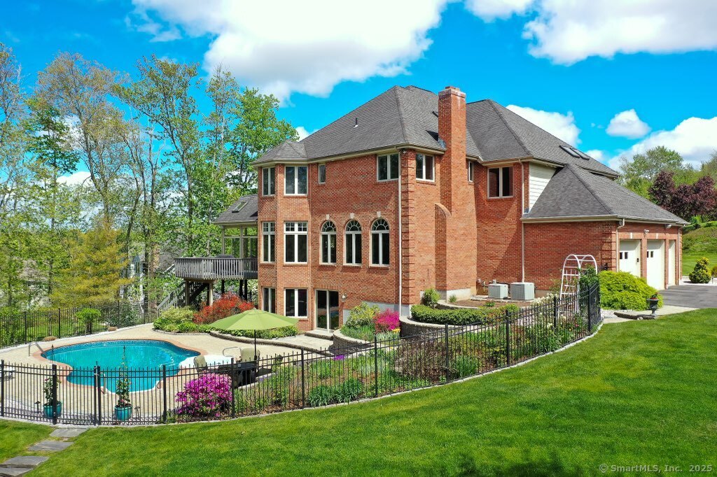 124 Speno Ridge Rocky Hill, CT 06067 - Photo 6 of 39