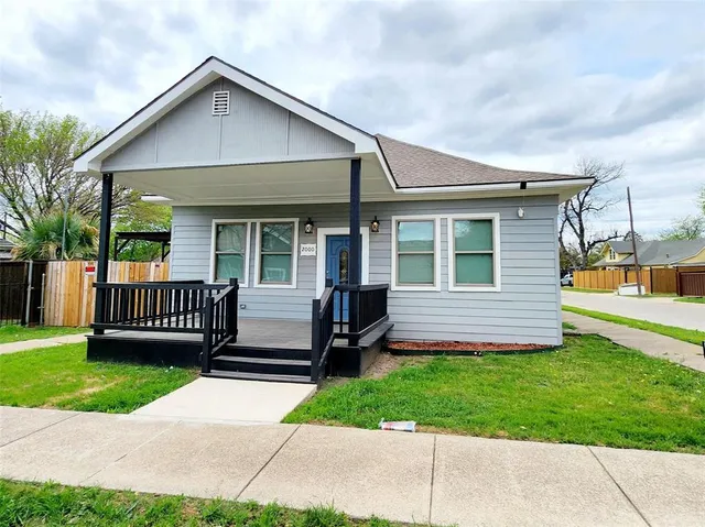 $320,000 | 2000 May Street, Fort Worth, TX 76110
