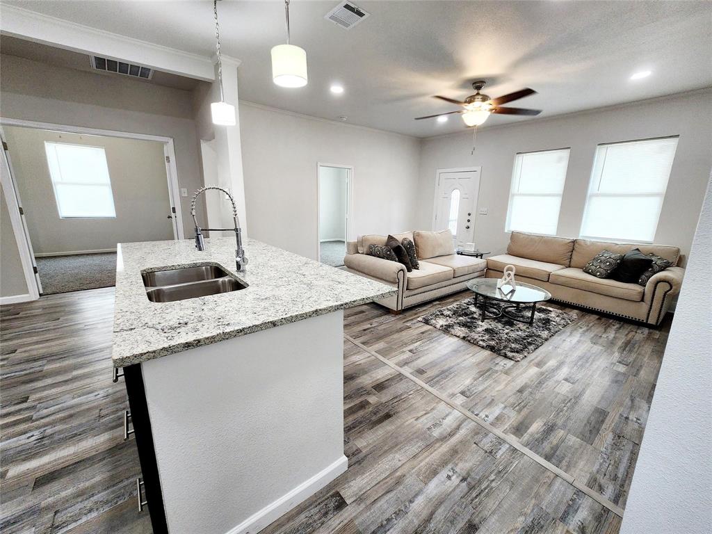 2000 May Street Fort Worth, TX 76110 - Photo 8 of 35