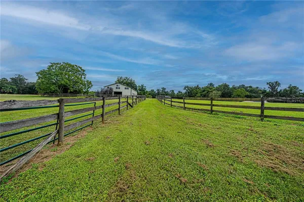 $1,125,000 | 12615 Northwest Gainesville Road, Reddick, FL 32686