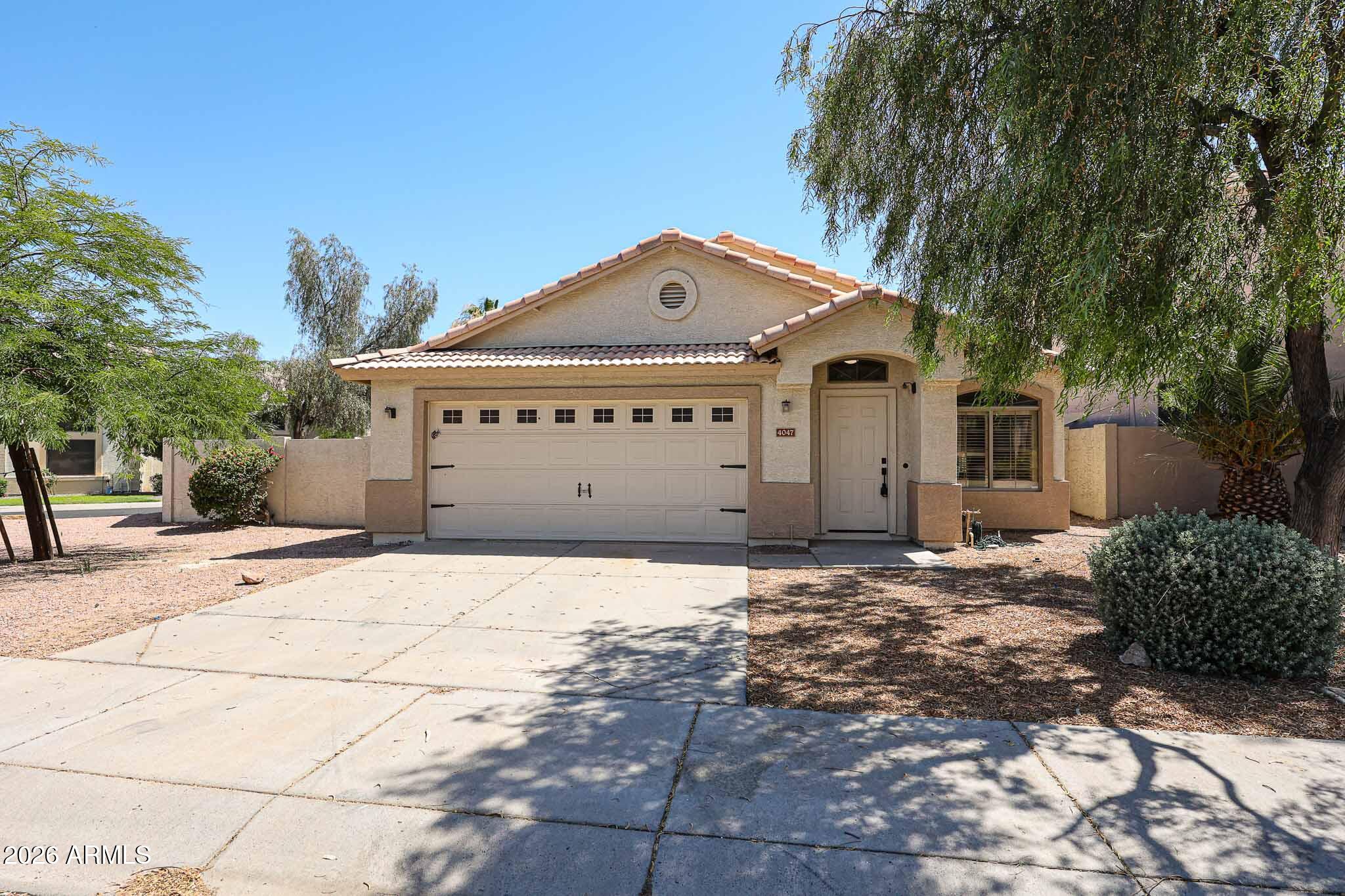 4047 East Jojoba Road Phoenix, AZ 85044 - Photo 4 of 41