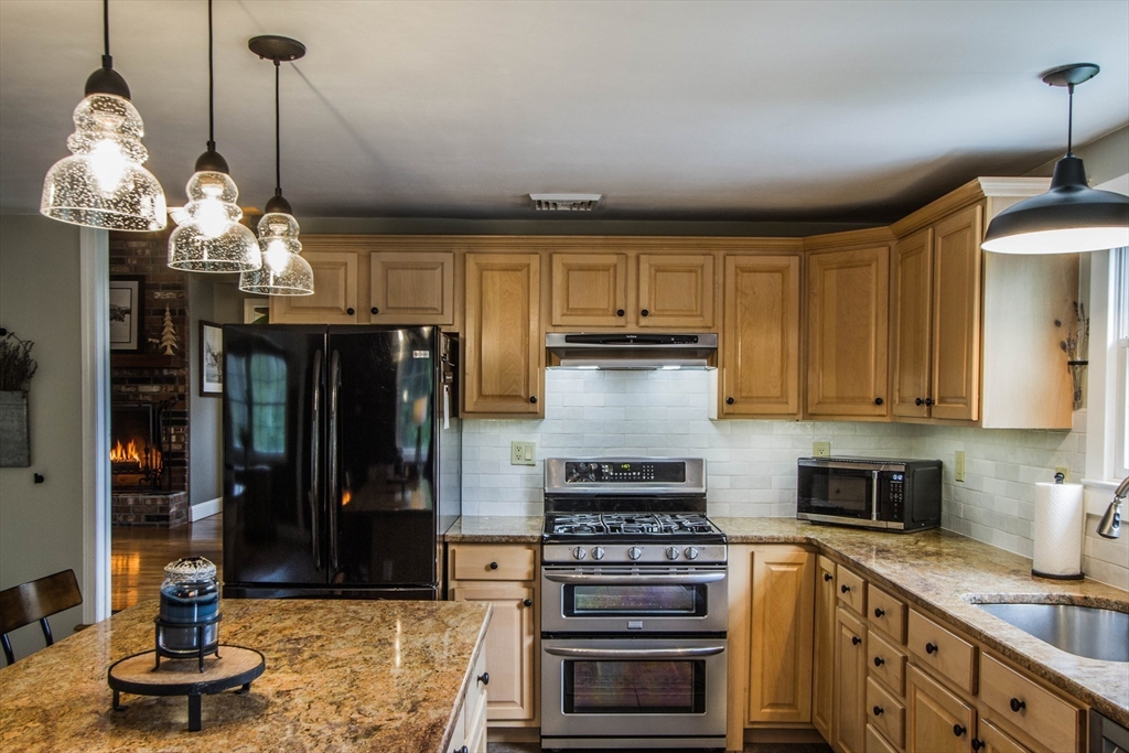 692 Cronin Road Warren, MA 01585 - Photo 13 of 42
