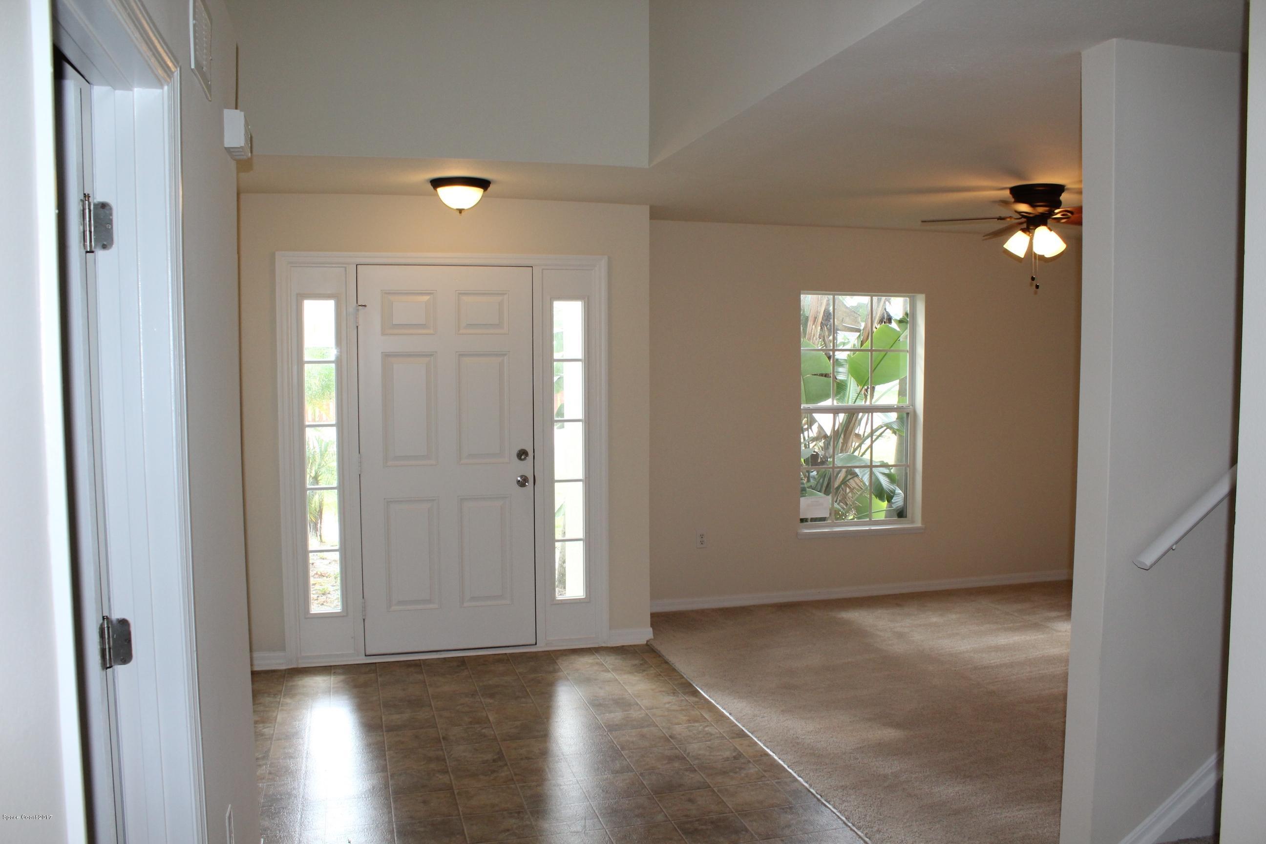 5220 Carrick Road Cocoa, FL 32927 - Photo 4 of 33 Entryway view