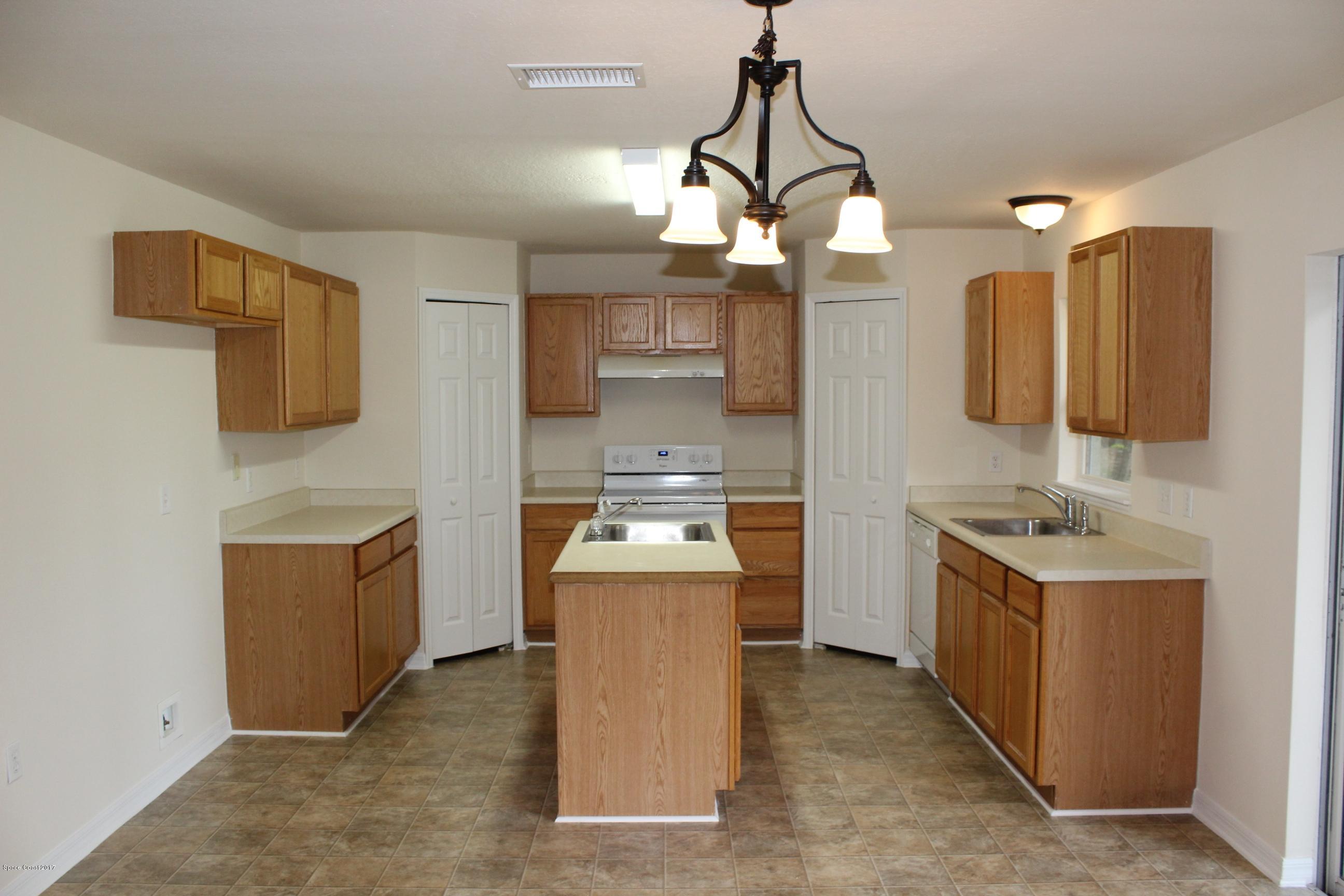 5220 Carrick Road Cocoa, FL 32927 - Photo 5 of 33 Kitchen with Island View