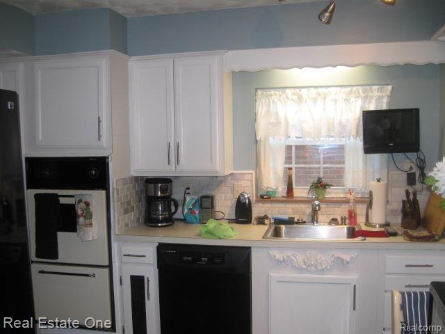 16550 Ridge Road Detroit, MI 48219 - Photo 15 of 17