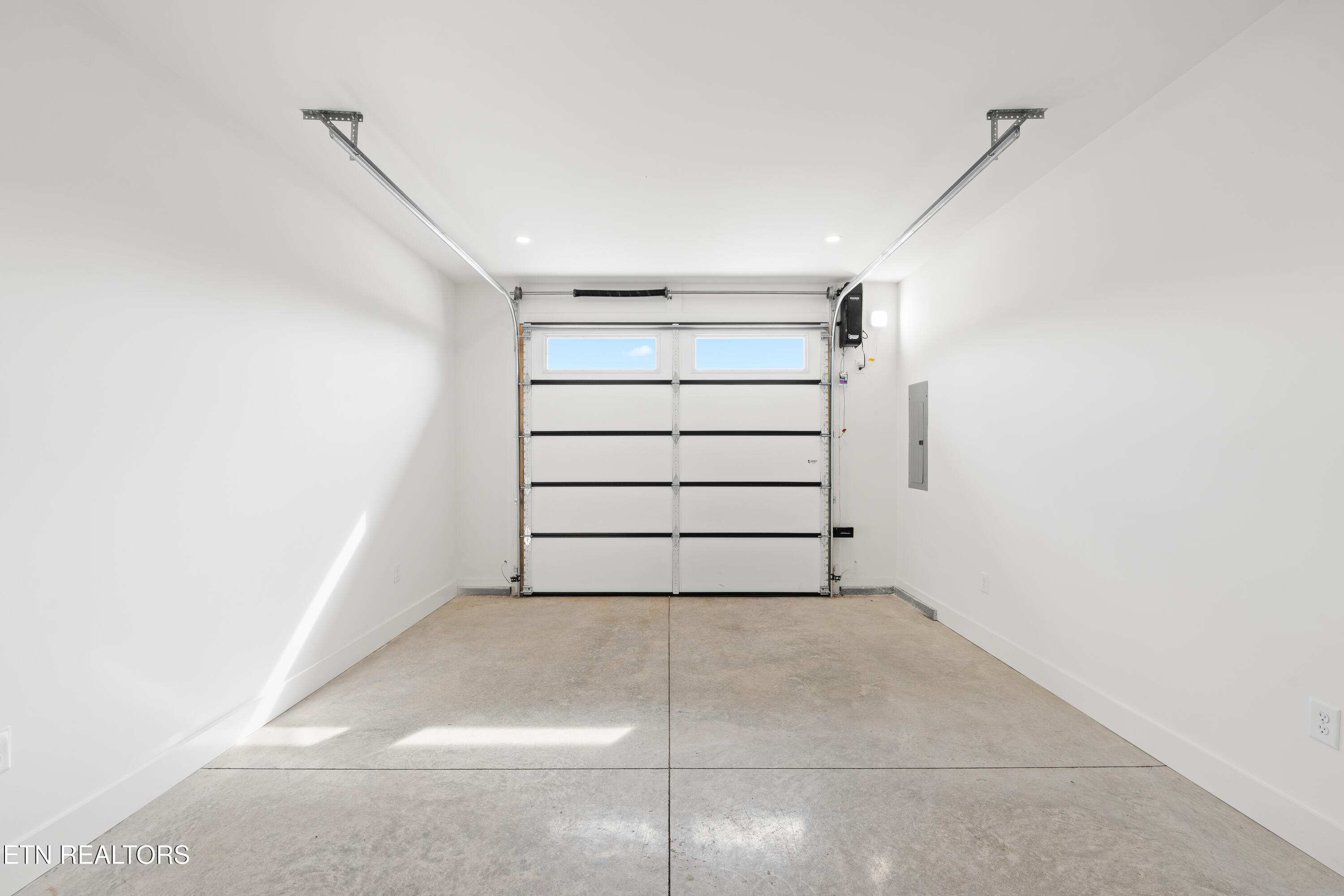1339 Grace Ridge Drive Sevierville, TN 37862 - Photo 47 of 56 Garage