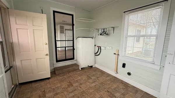 $1,450 | 4651 County Road 417, Taylor, TX 76574