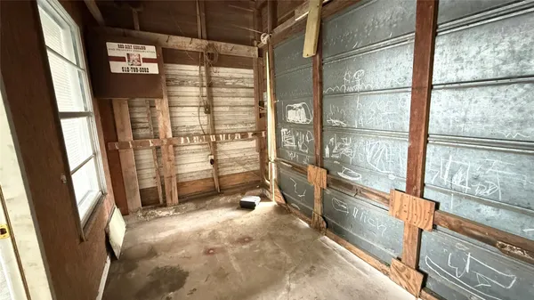 $1,450 | 4651 County Road 417, Taylor, TX 76574