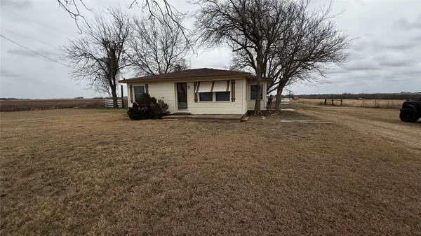 $1,450 | 4651 County Road 417, Taylor, TX 76574