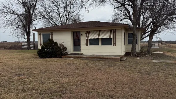 $1,450 | 4651 County Road 417, Taylor, TX 76574