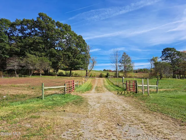 $949,900 | 1187 County Route 31, Granville, NY 12832