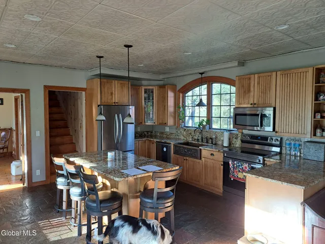 $949,900 | 1187 County Route 31, Granville, NY 12832