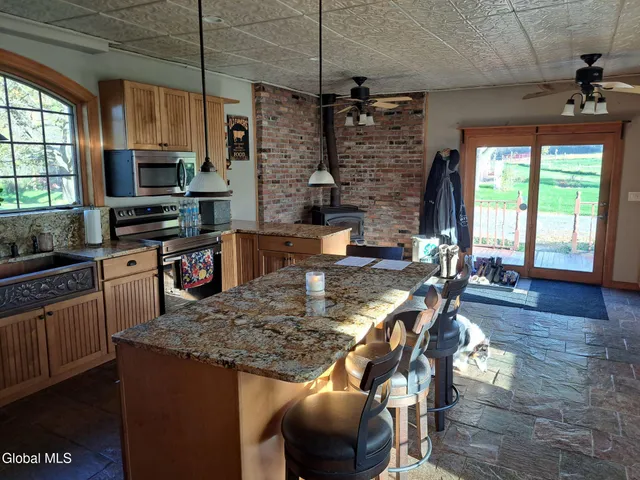 $949,900 | 1187 County Route 31, Granville, NY 12832