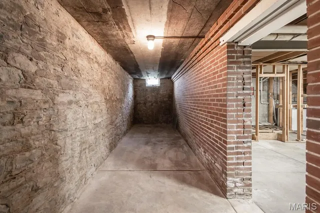 $185,000 | 8 Kircher Place, Belleville, IL 62220