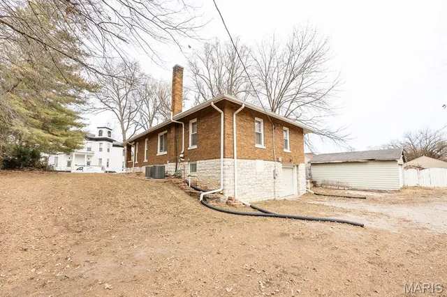 $185,000 | 8 Kircher Place, Belleville, IL 62220