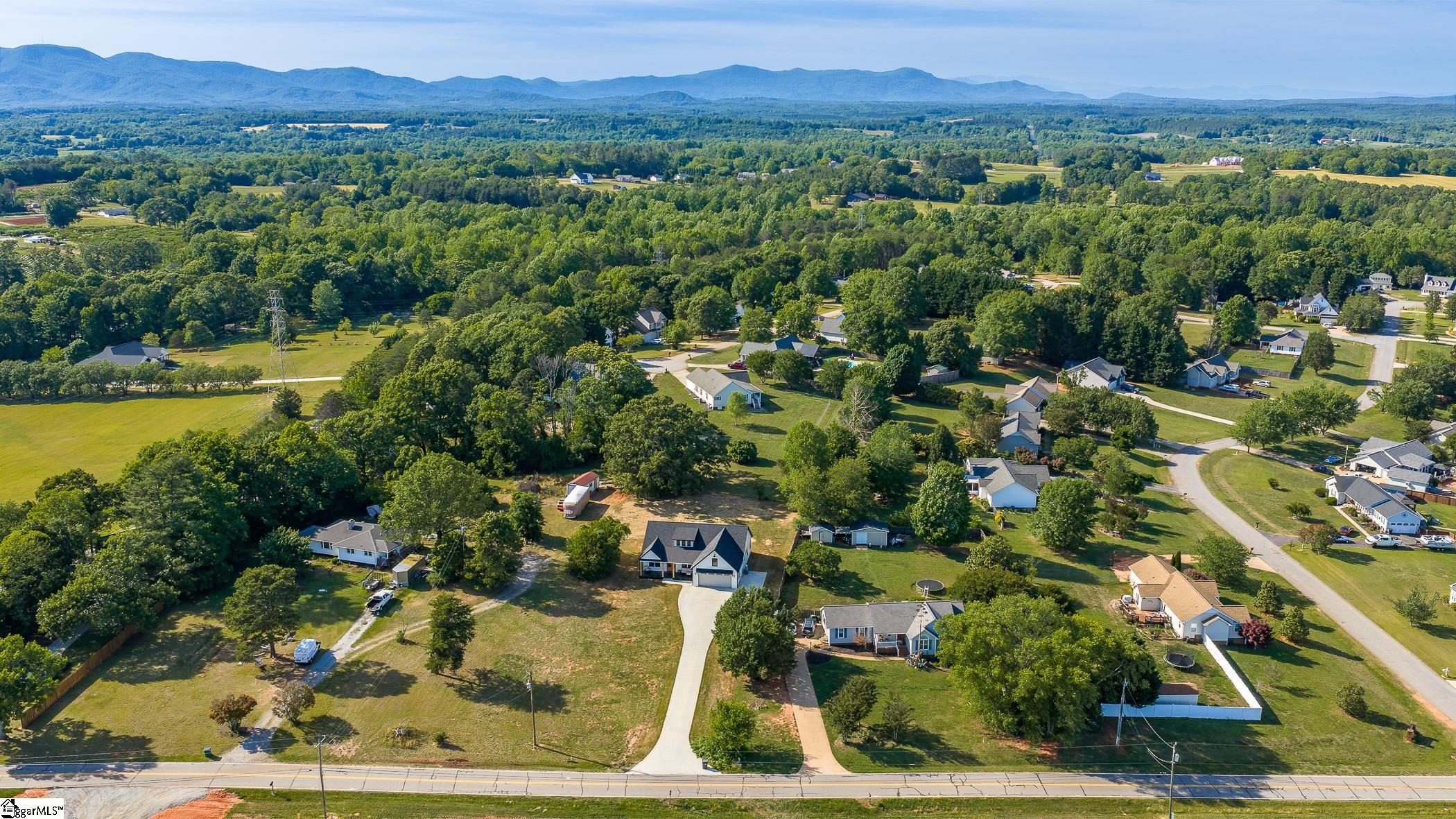 1444 Roddy Road Campobello, SC 29322 - Photo 2 of 27