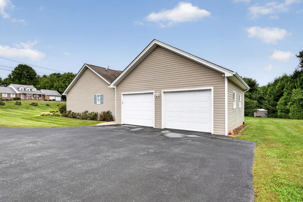 20403 Vances Mill Road Abingdon, VA 24211 - Photo 6 of 31 Gallery Image 6
