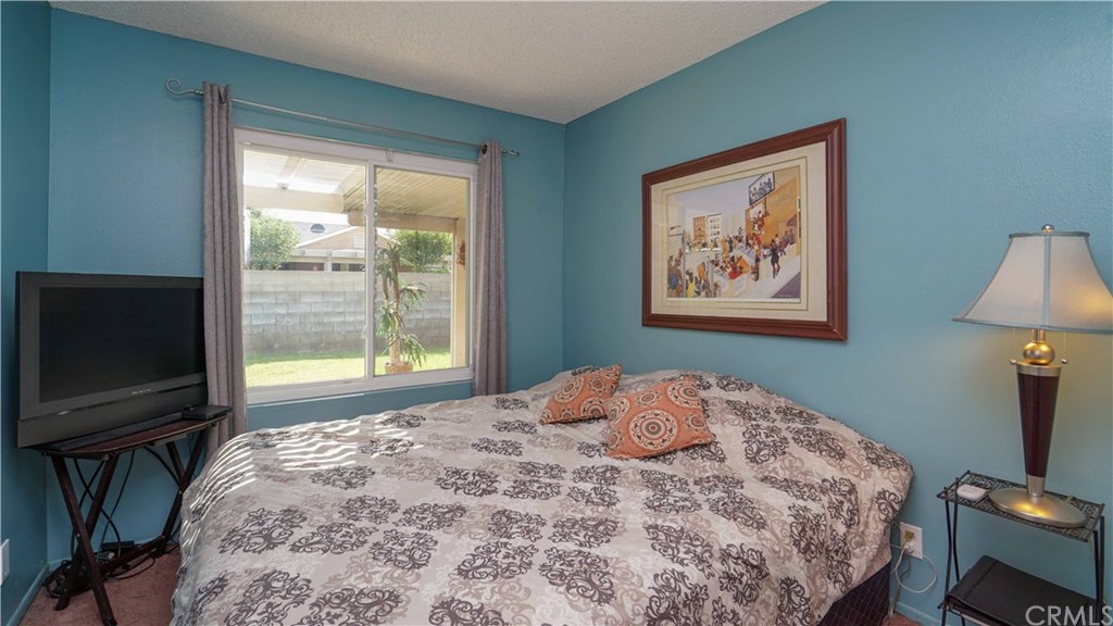 6868 Holbrook Way Riverside, CA 92504 - Photo 17 of 33