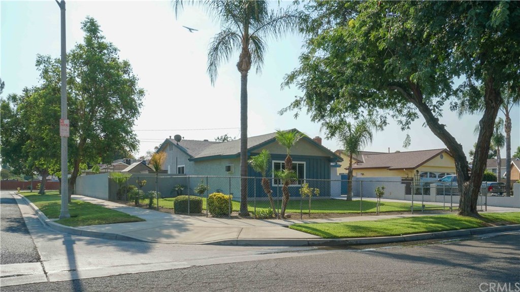 6868 Holbrook Way Riverside, CA 92504 - Photo 5 of 33