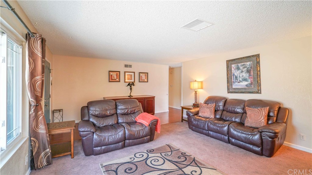 6868 Holbrook Way Riverside, CA 92504 - Photo 7 of 33