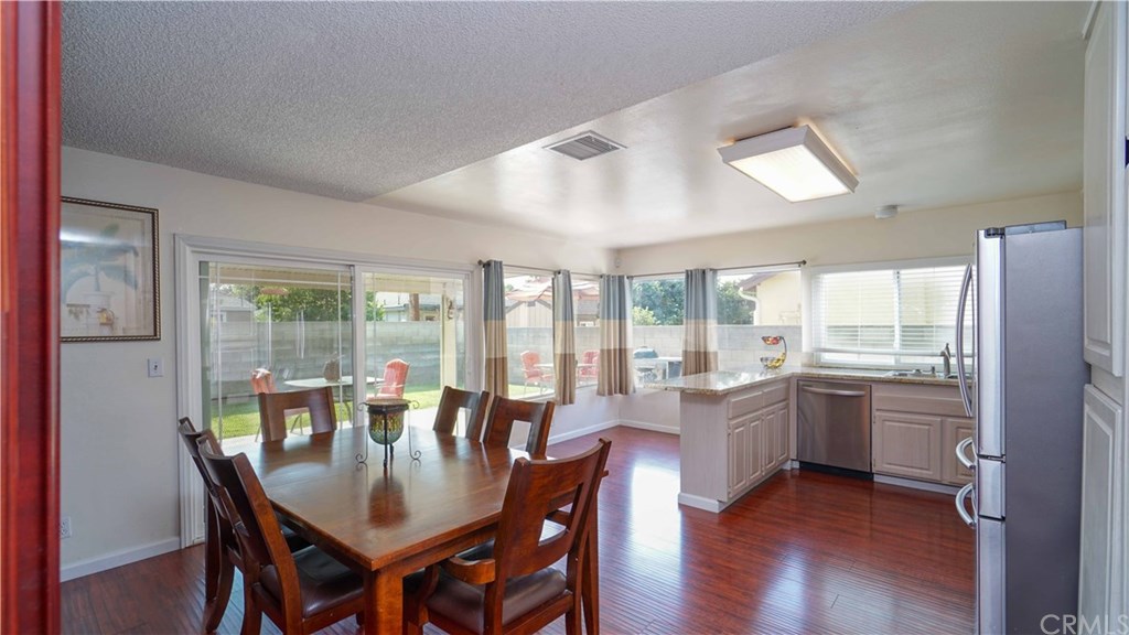 6868 Holbrook Way Riverside, CA 92504 - Photo 9 of 33