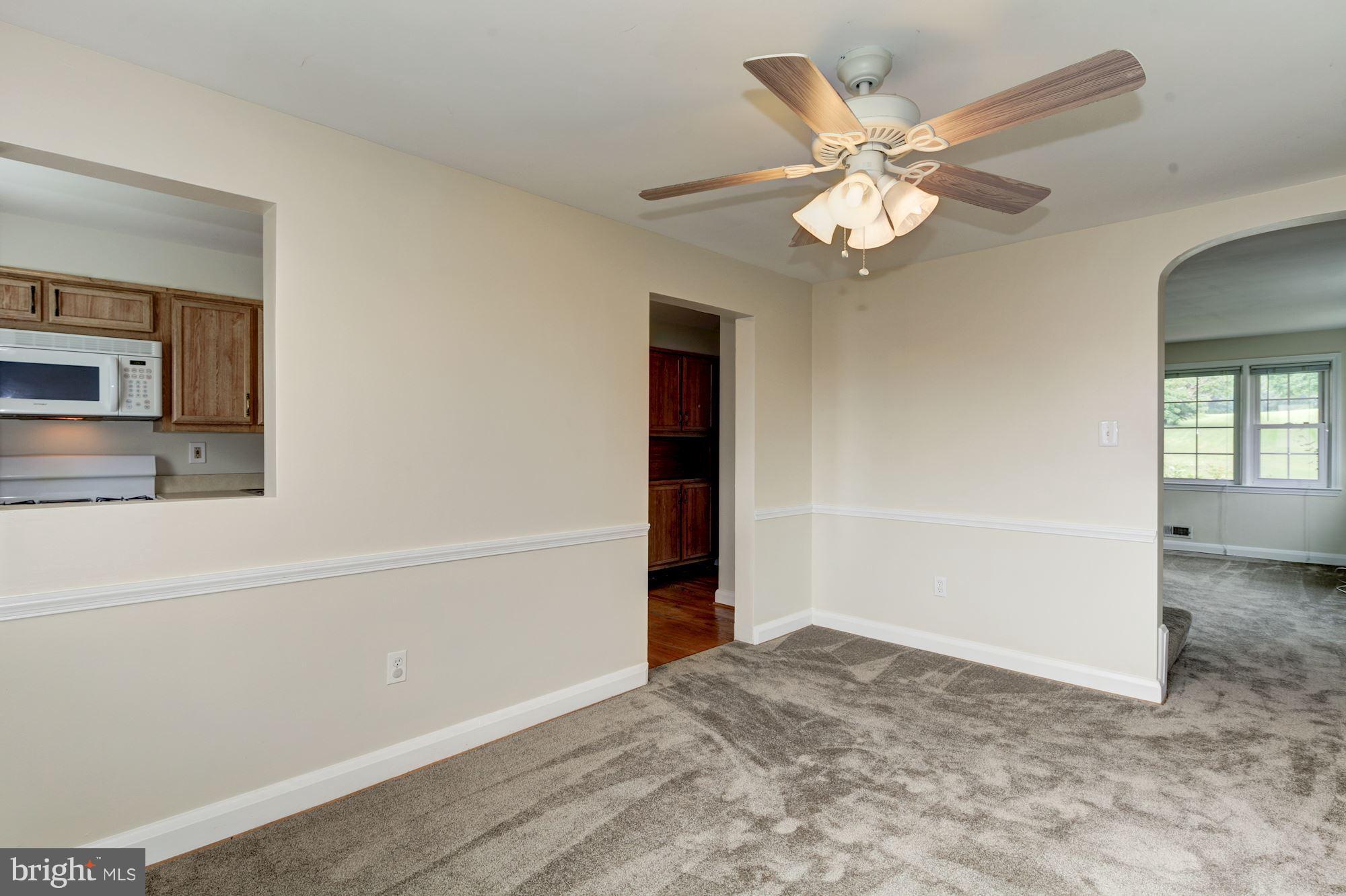 910 Courtney Road Baltimore, MD 21227 - Photo 11 of 30 Dining Room