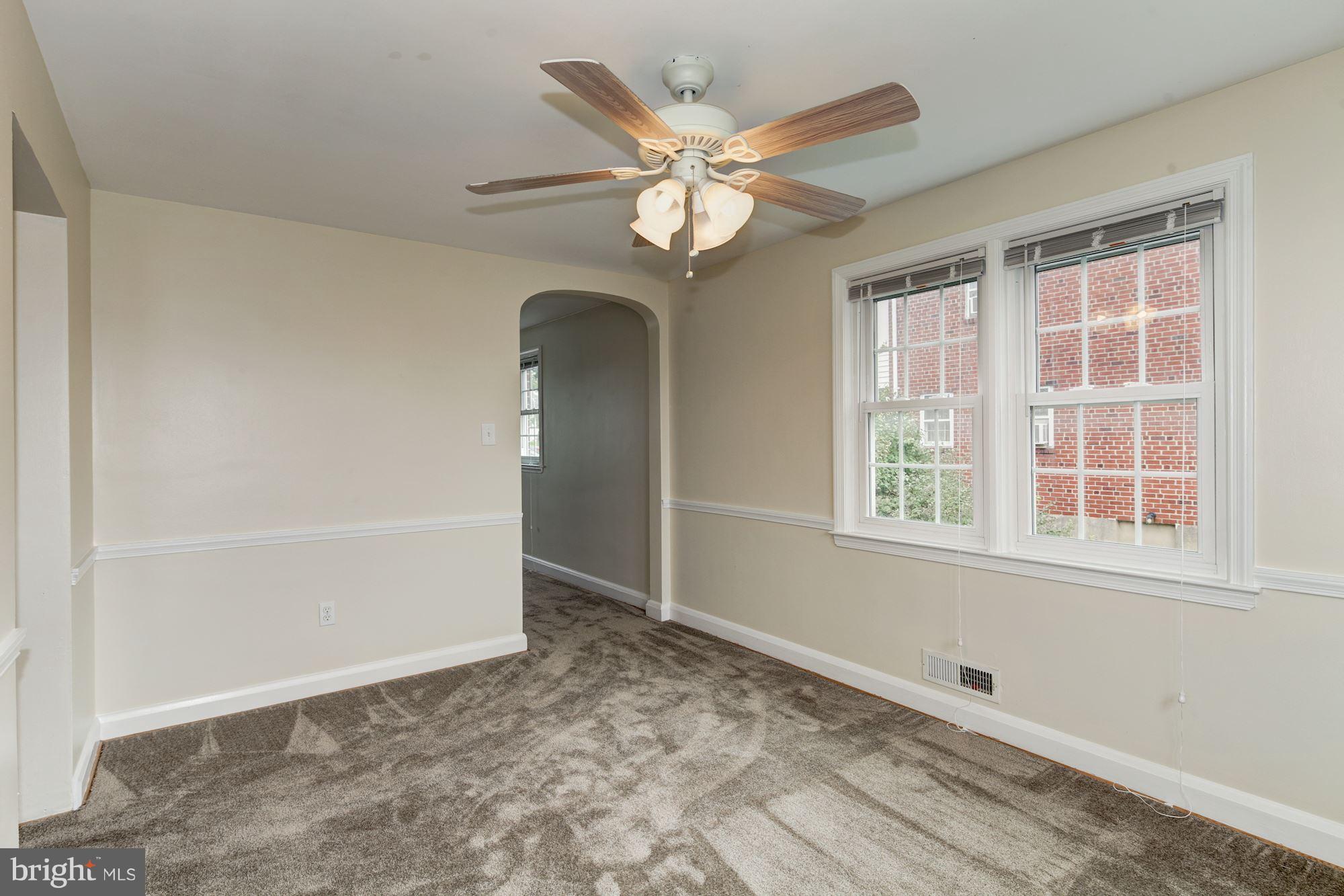 910 Courtney Road Baltimore, MD 21227 - Photo 12 of 30 Dining Room
