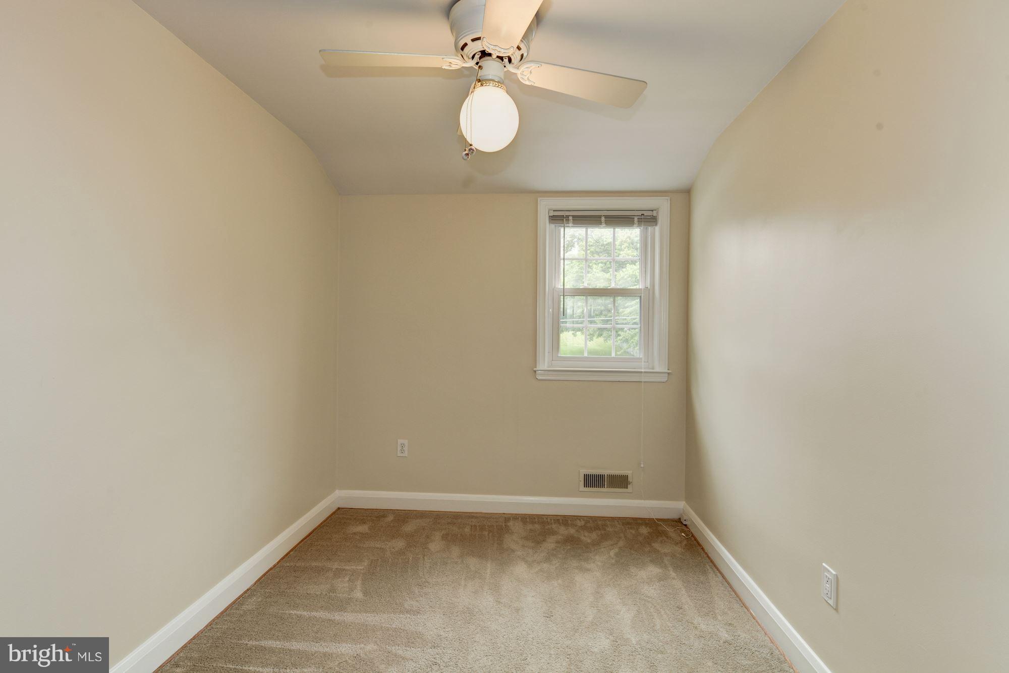 910 Courtney Road Baltimore, MD 21227 - Photo 21 of 30 Basement Third