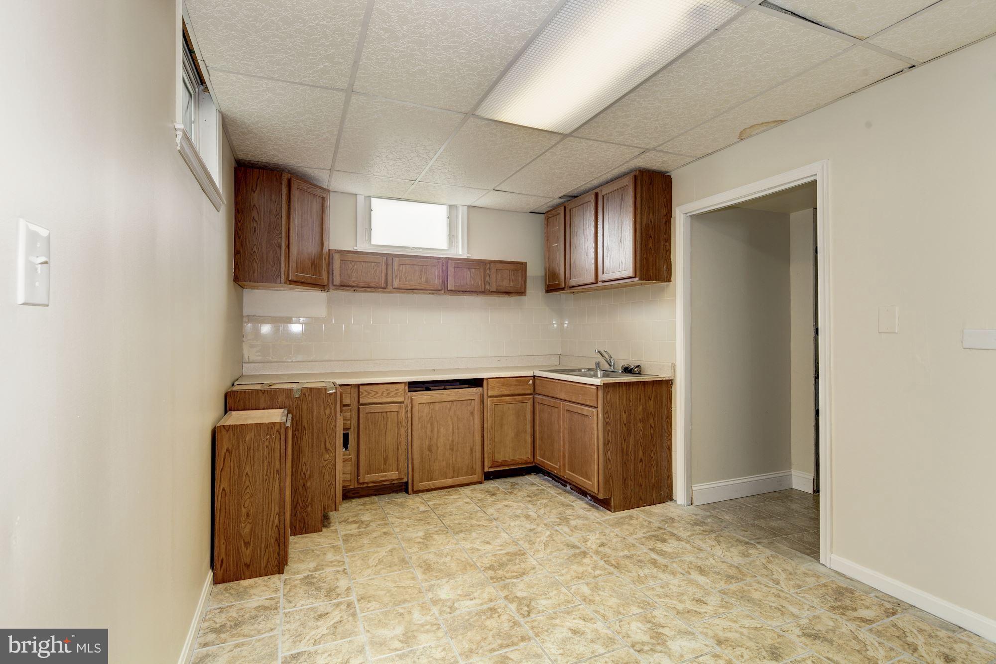 910 Courtney Road Baltimore, MD 21227 - Photo 26 of 30 View