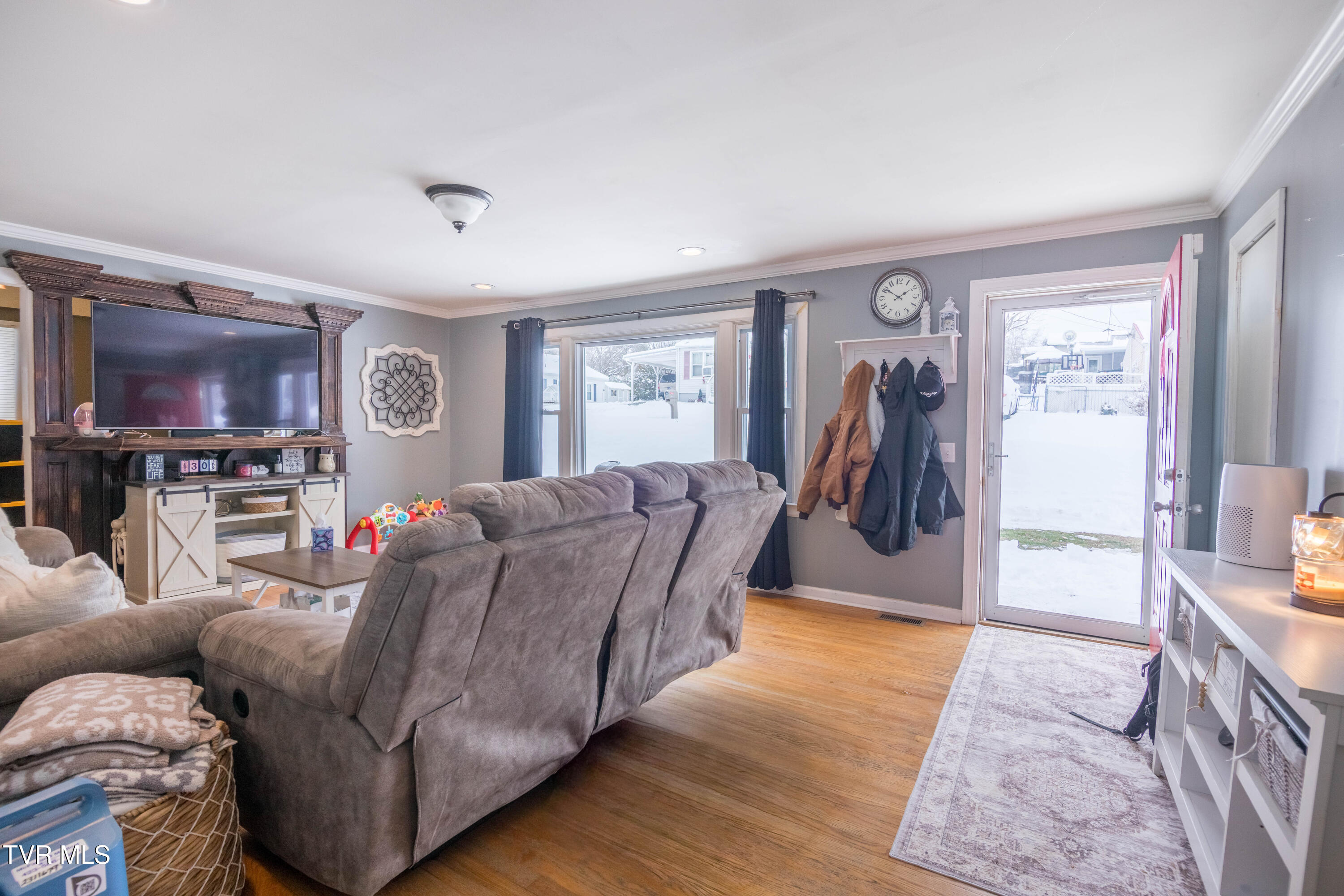 324 Juniper Street Greeneville, TN 37745 - Photo 5 of 21 087A1397-HDR