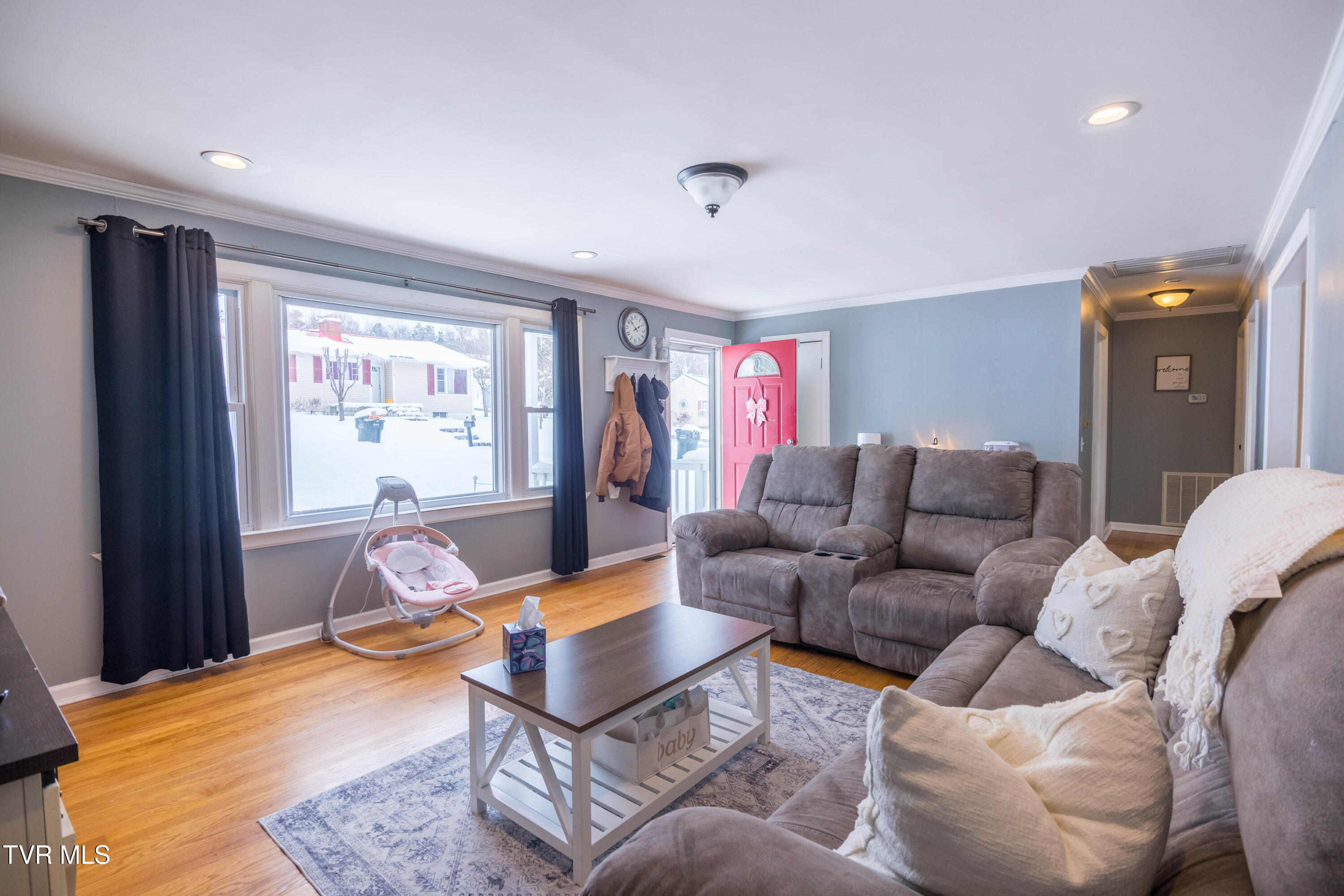 324 Juniper Street Greeneville, TN 37745 - Photo 6 of 21 087A1403-HDR